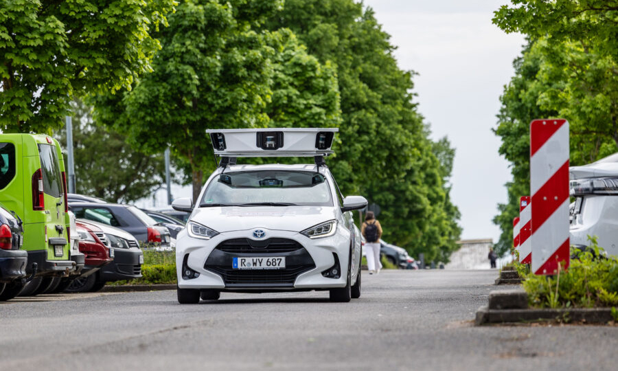 Thành phố Đức dùng ôtô ghi hình xe đỗ sai luật thay cảnh sát