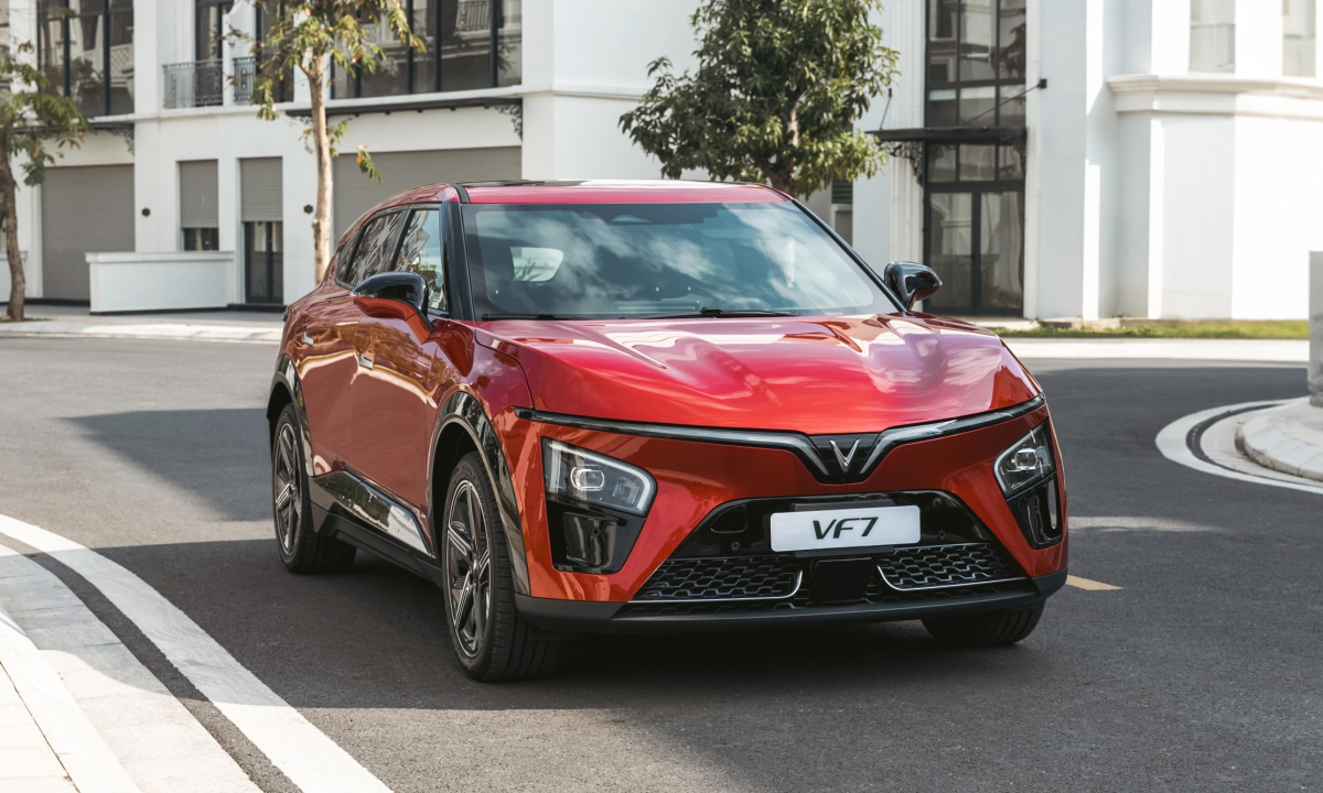 VinFast VF 7 vào top 3 xe bán chạy phân khúc CUV cỡ C