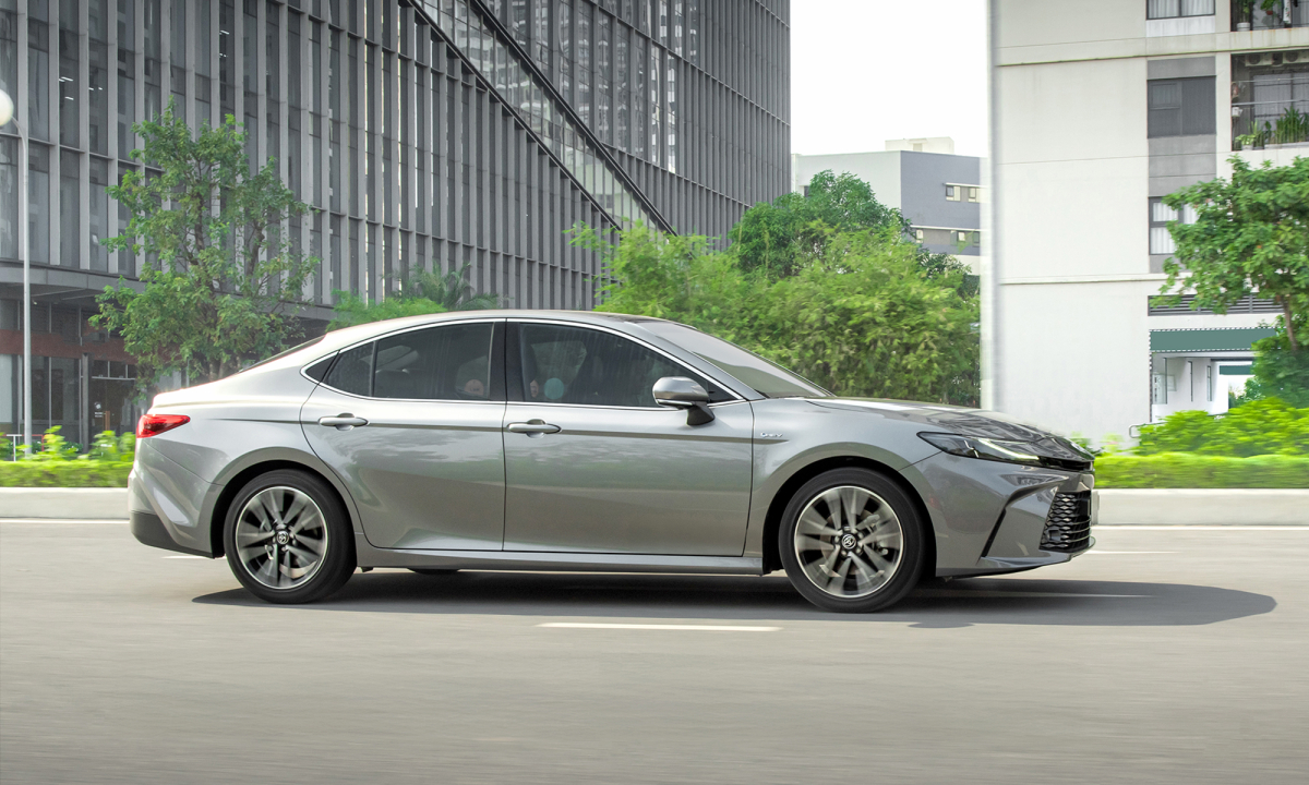 Doanh số sedan cỡ D quý III giảm mạnh