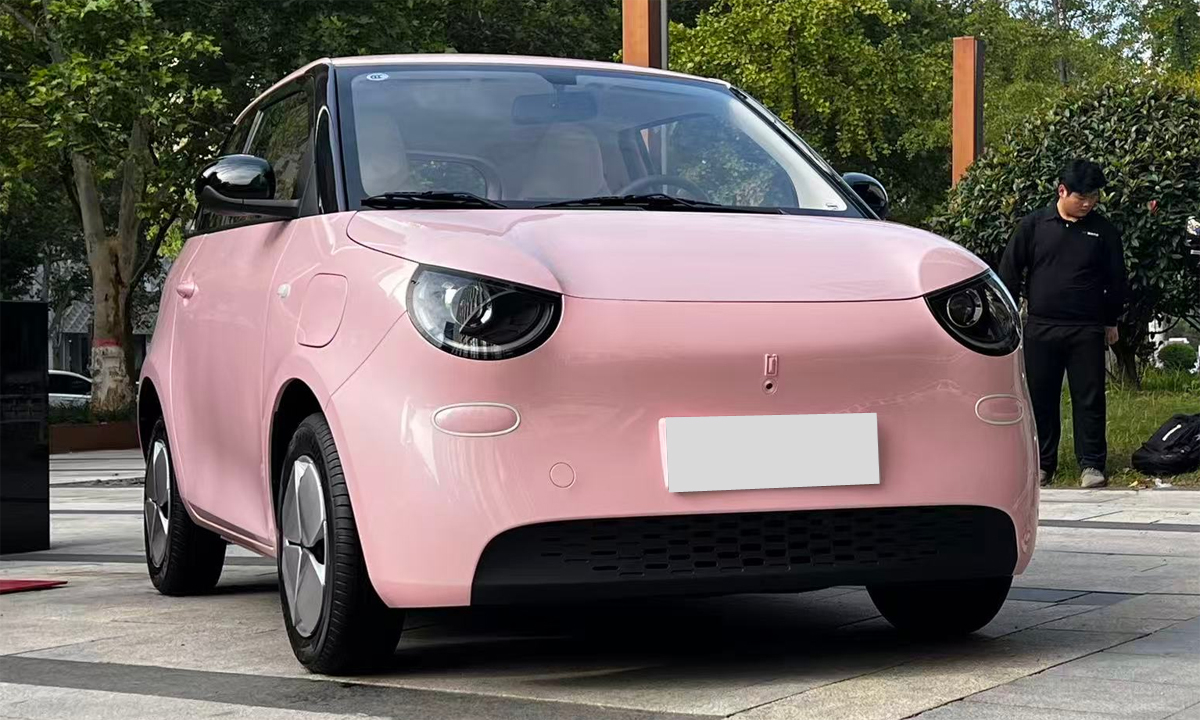 Wuling ra mắt xe điện mini mới giá hơn 5 500 USD