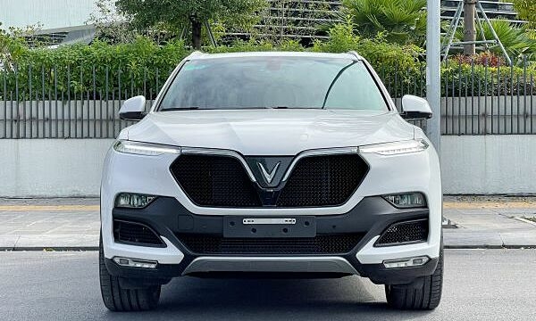 Hơn 500 triệu nên mua lại VinFast Lux A2 0 2021