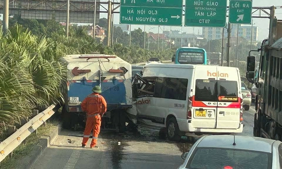 Sự tùy tiện gây ra những tai nạn với xe bảo trì đường cao tốc