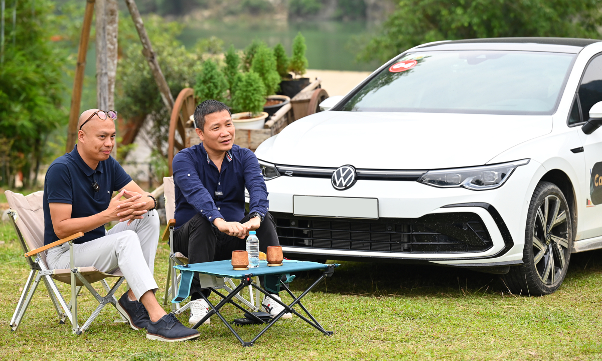 Volkswagen Golf 1 5 eTSI R Line đi chơi thì hay đi chợ thì thiếu