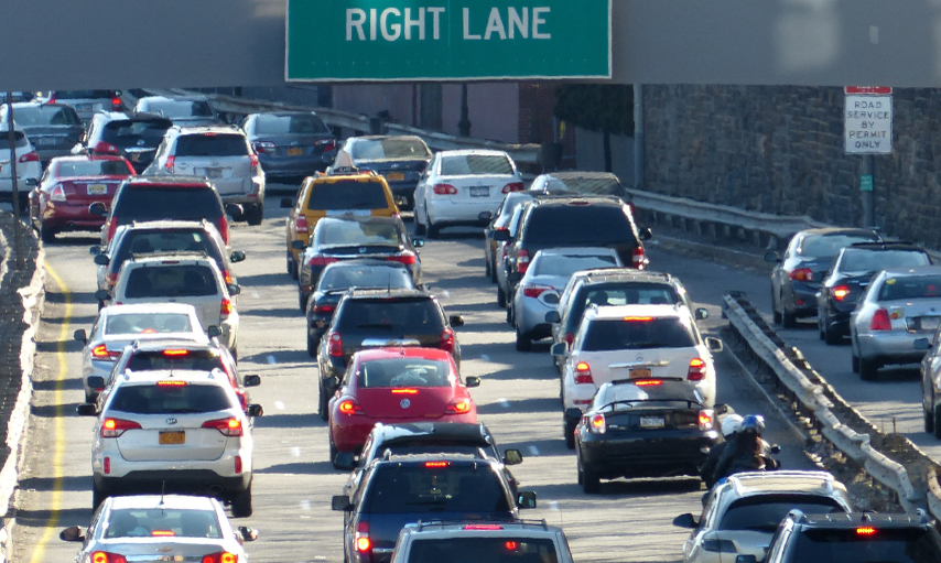 Xe động cơ đốt trong hút khách trở lại