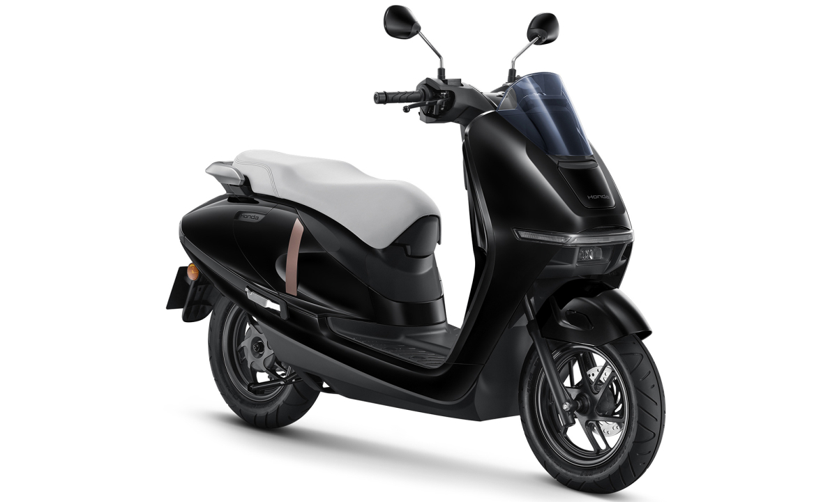 Honda UC3 tân binh xe máy điện giá 4 200 USD