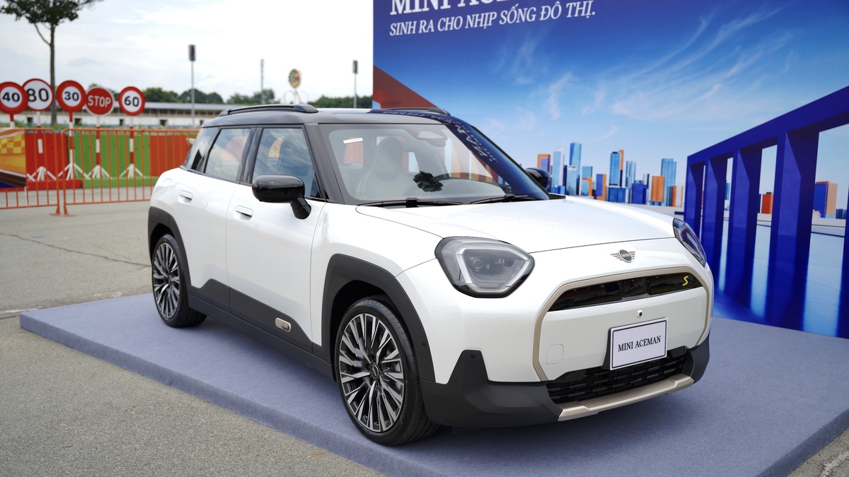 Mini Aceman giá hơn 2,4 tỷ đồng với tầm vận hành 406 km